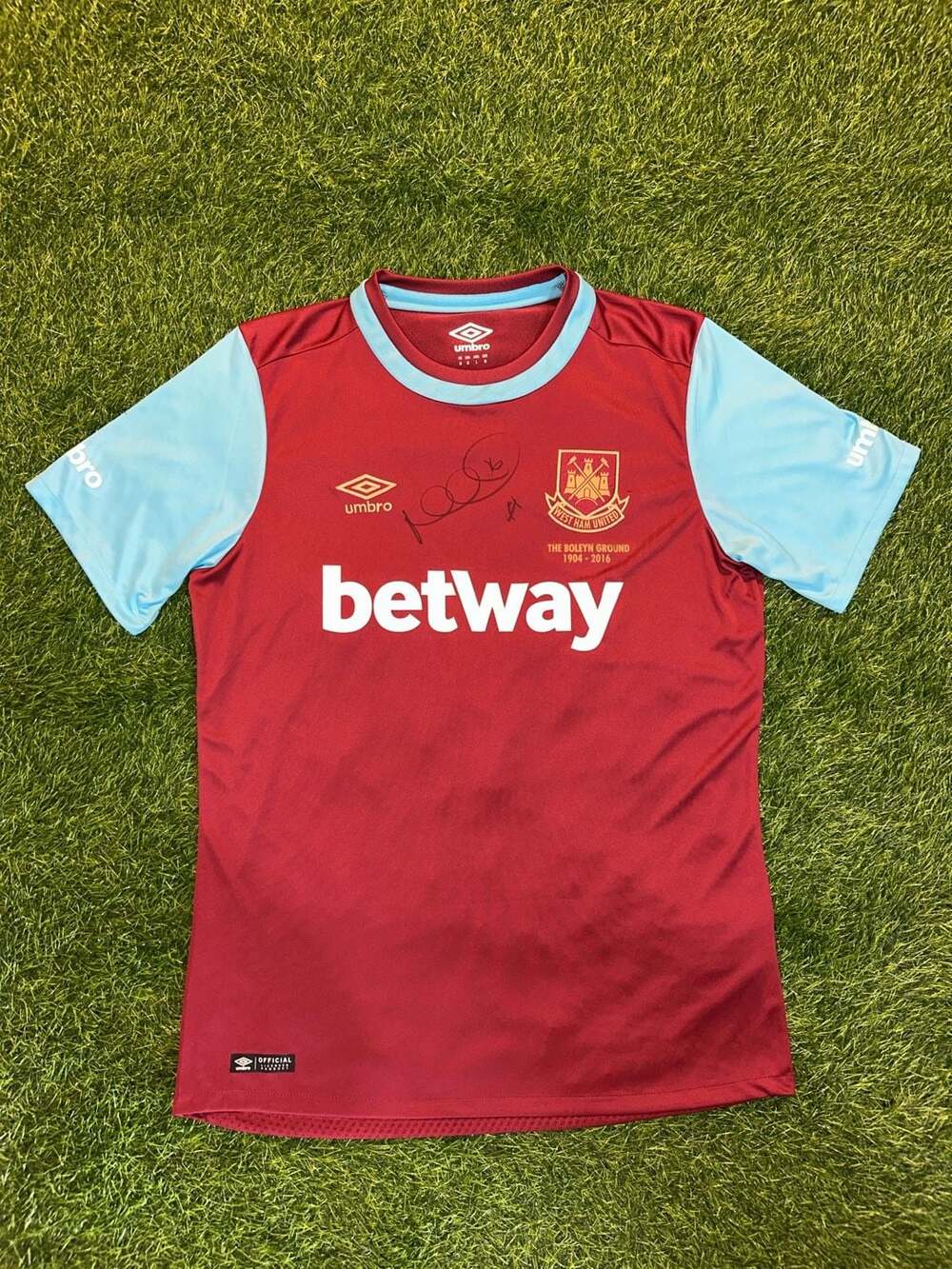 Umbro West Ham United 2015-16 Boleyn Ground Home Football Shirt Jersey Medium